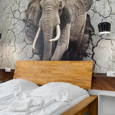 1 Am Bahnhof Apartment *