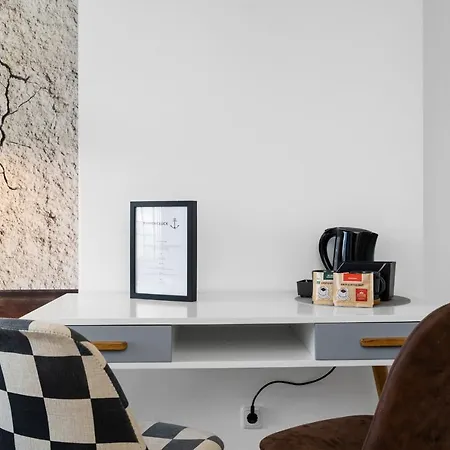 1 Am Bahnhof Apartment *